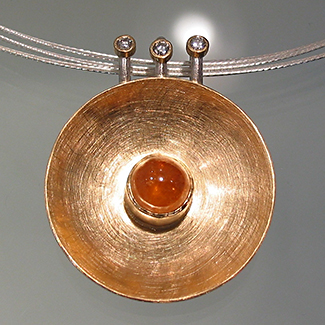 Halsschmuck: Silber, Gold, Mandaringranat, Brillianten