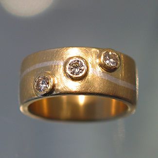 Ring: Gol,d Feinsilber, Brillianten