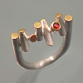 Ring: Silber, Gold, Rubin